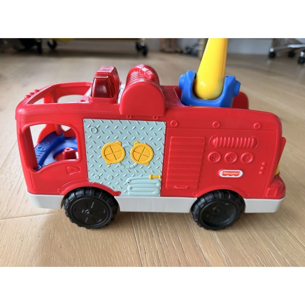 Fisher Price Little People Musical Red Fire Truck Lights Music Water Hose